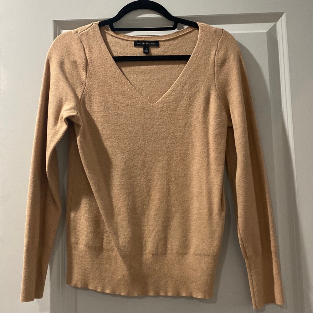 Banana republic V neck sweater.